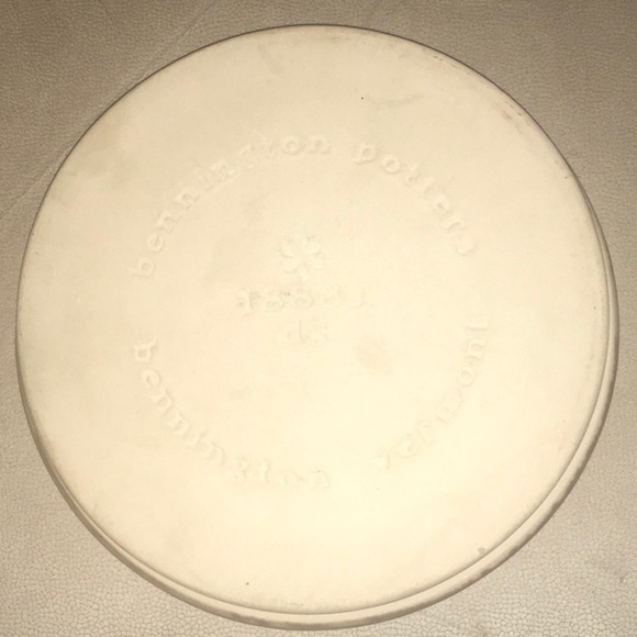 Bennington potters Bennington Vermont bakeware 9” round - Picture 5 of 7